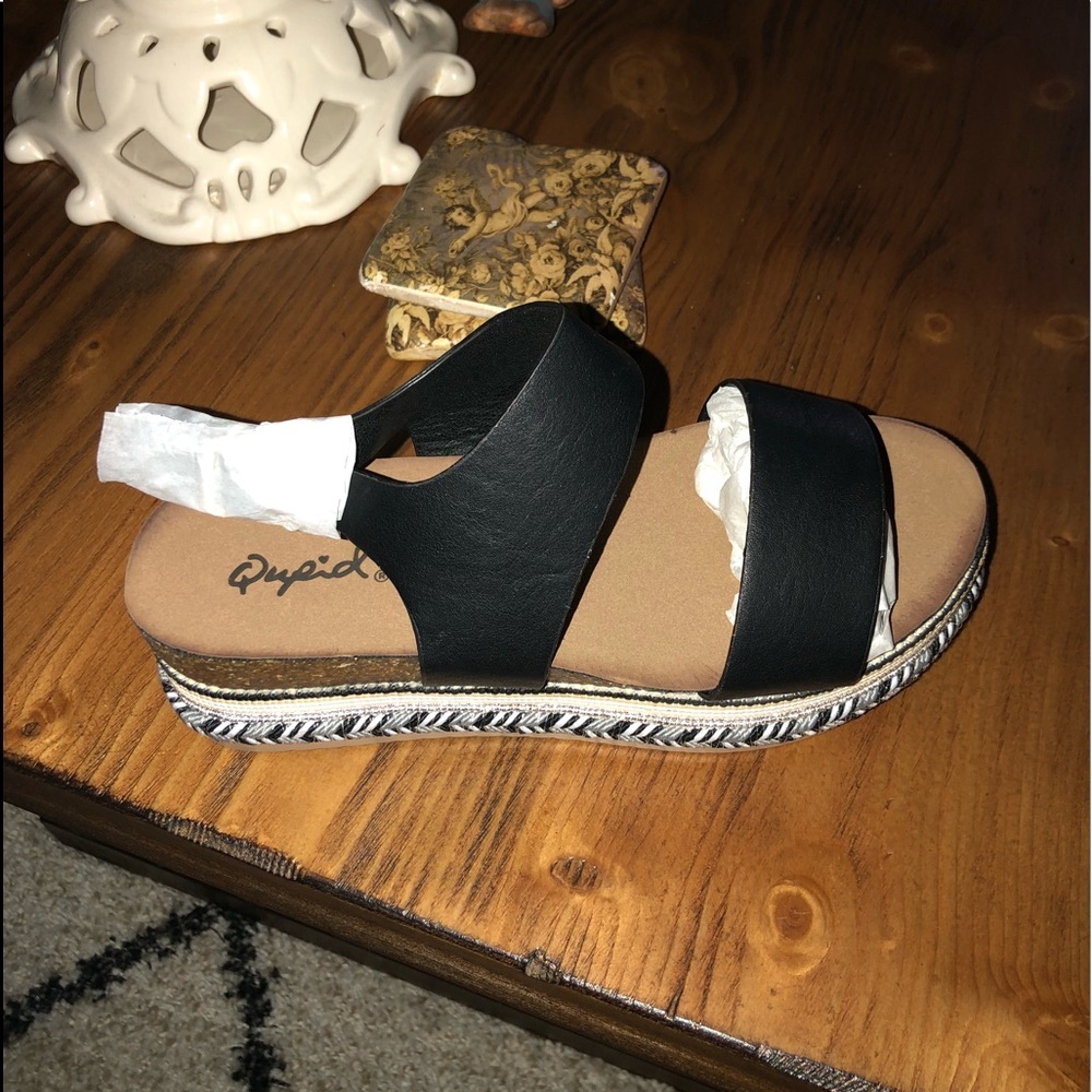 NWT 🌸🌸 SALE 🌸🌸 PLATFORM SANDALS - Picture 3 of 3